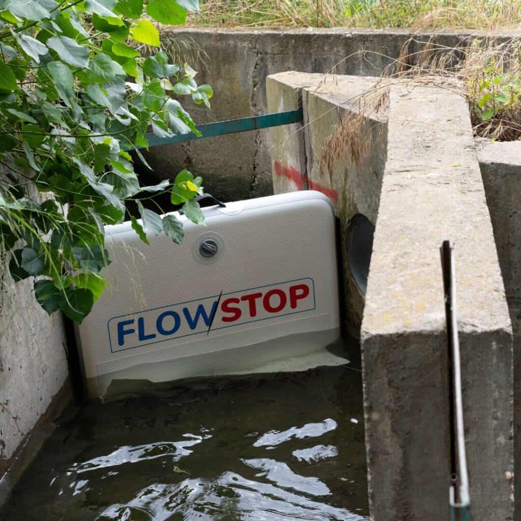 Barrière Gonflable FlowStop qui protège contre une inondation