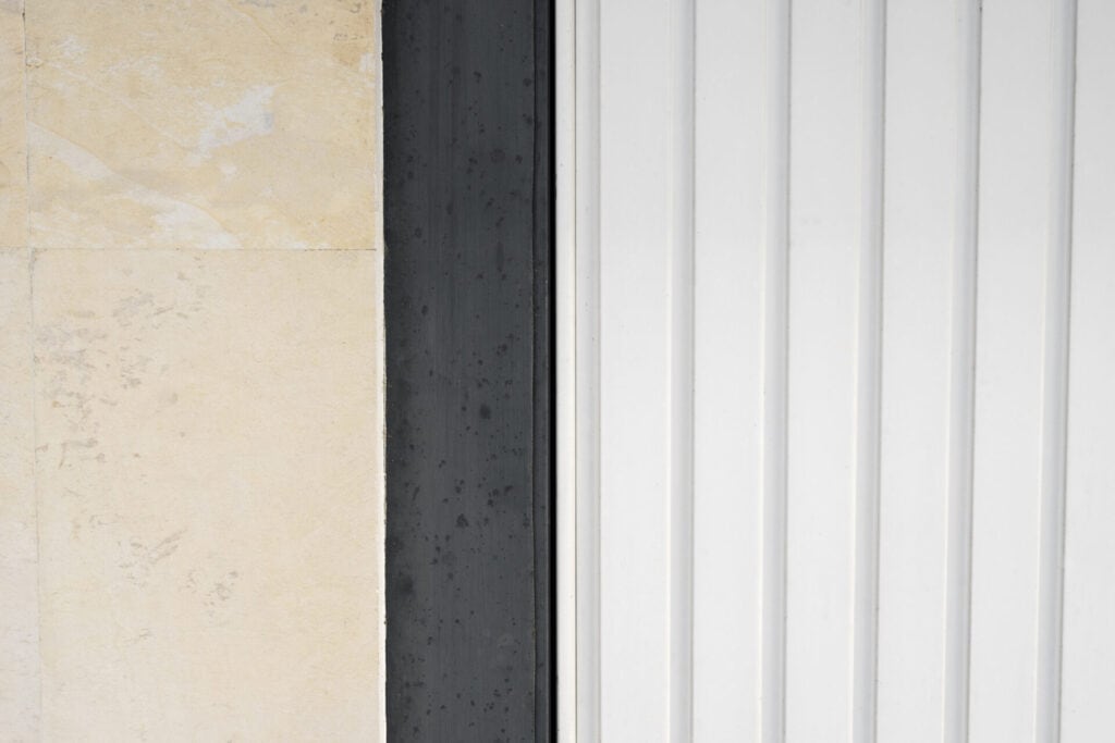 Seuil de porte de garage anti-inondation