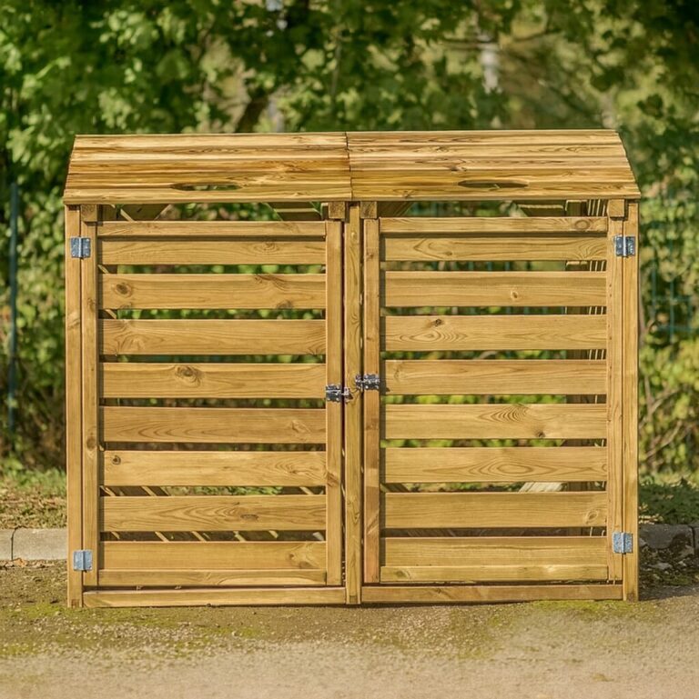 Abri pour poubelles en bois double avec couvercles, installé en extérieur