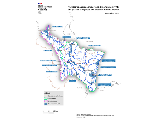 Carte des territoires à risque important d’inondation (TRI) en 2024 dans les parties françaises des districts Rhin et Meuse, montrant les cours d’eau principaux et les zones concernées.