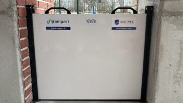 Batardeau barrière anti-inondation UNI-REMPART en composite – barrière étanche à poser